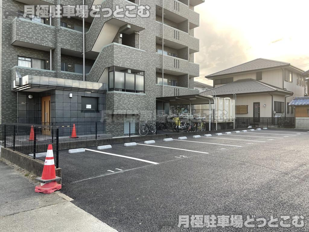 清須市土田1丁目4番5の月極駐車場4