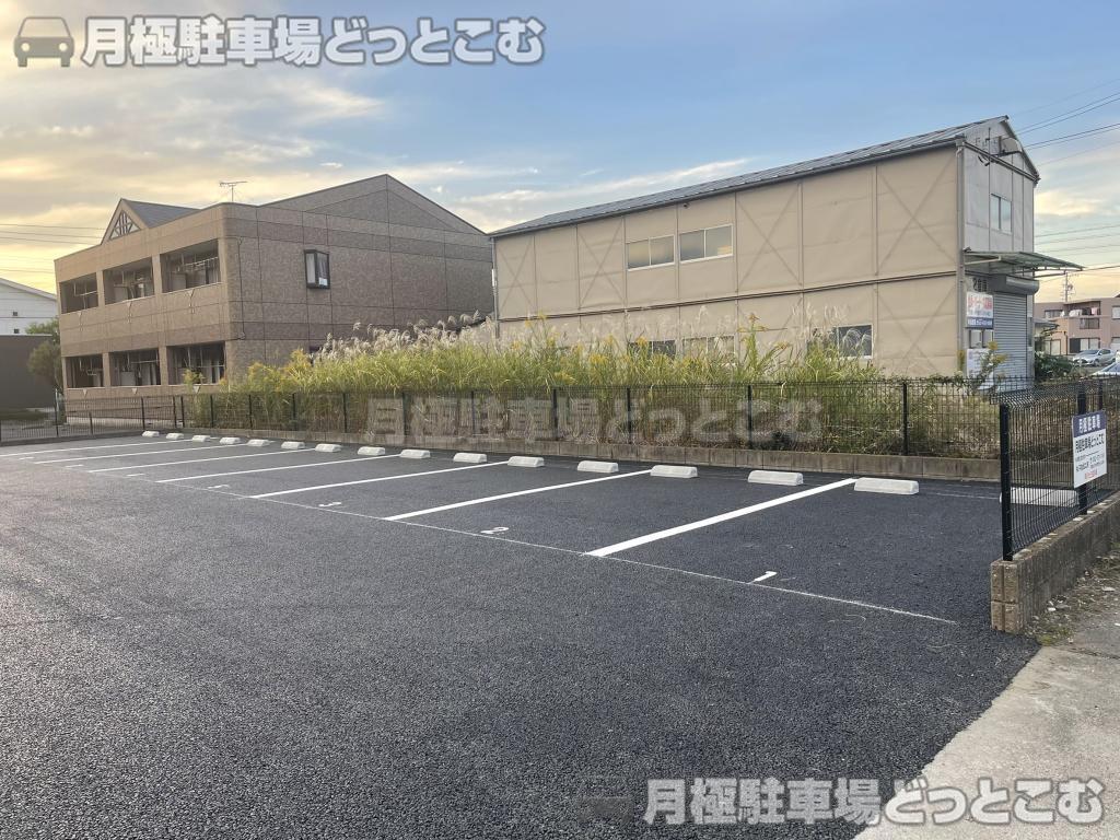 清須市土田1丁目4番5の月極駐車場8