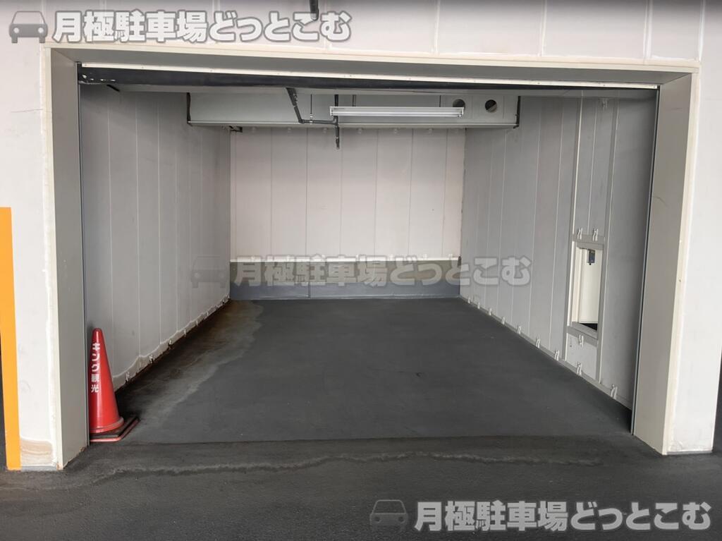 名古屋市中区栄3丁目2-17の月極駐車場3