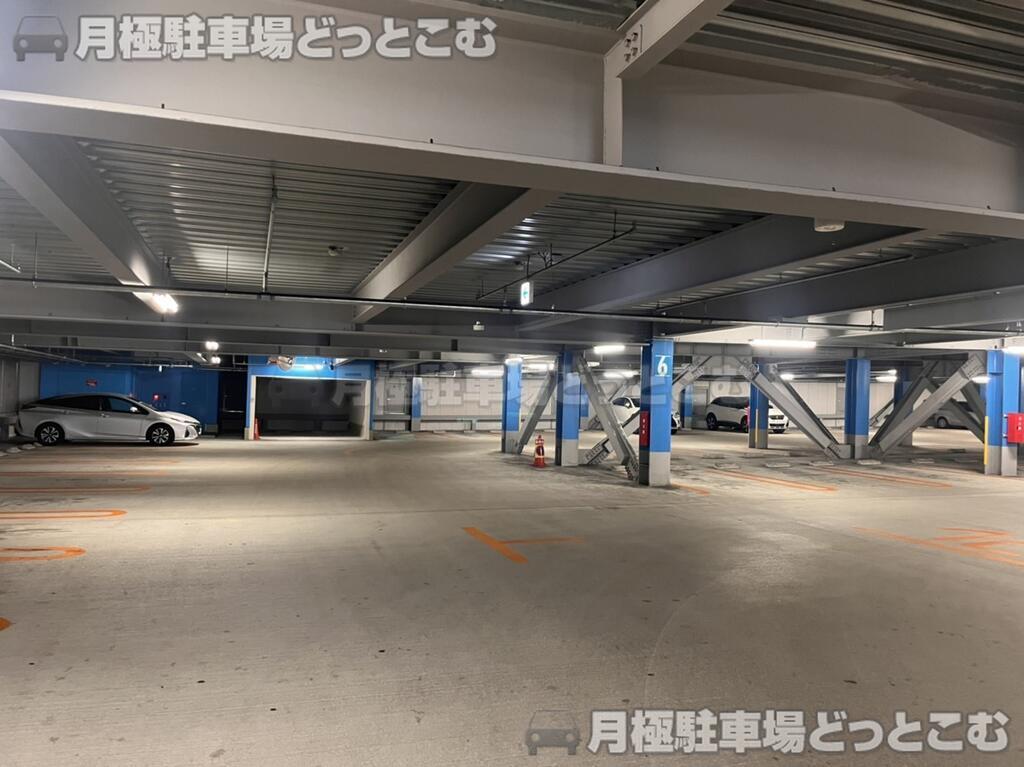 名古屋市中区栄5丁目26-12の月極駐車場1