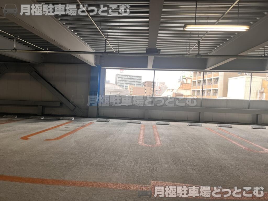 名古屋市中区栄5丁目26-12の月極駐車場2