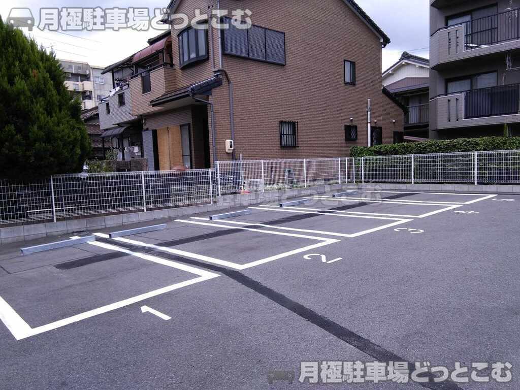名古屋市守山区長栄1403番2の月極駐車場2