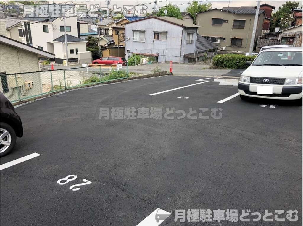 名古屋市緑区鳴海町米塚27-4.33-1の月極駐車場3