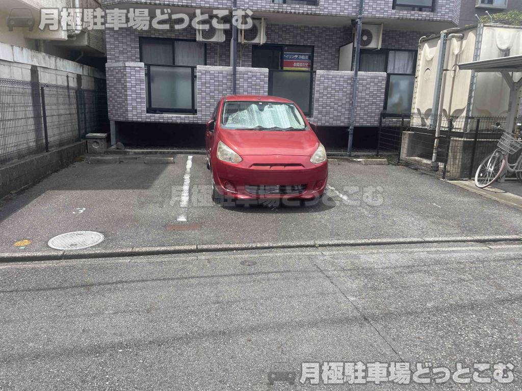 名古屋市中村区亀島2丁目9番5号 の月極駐車場2