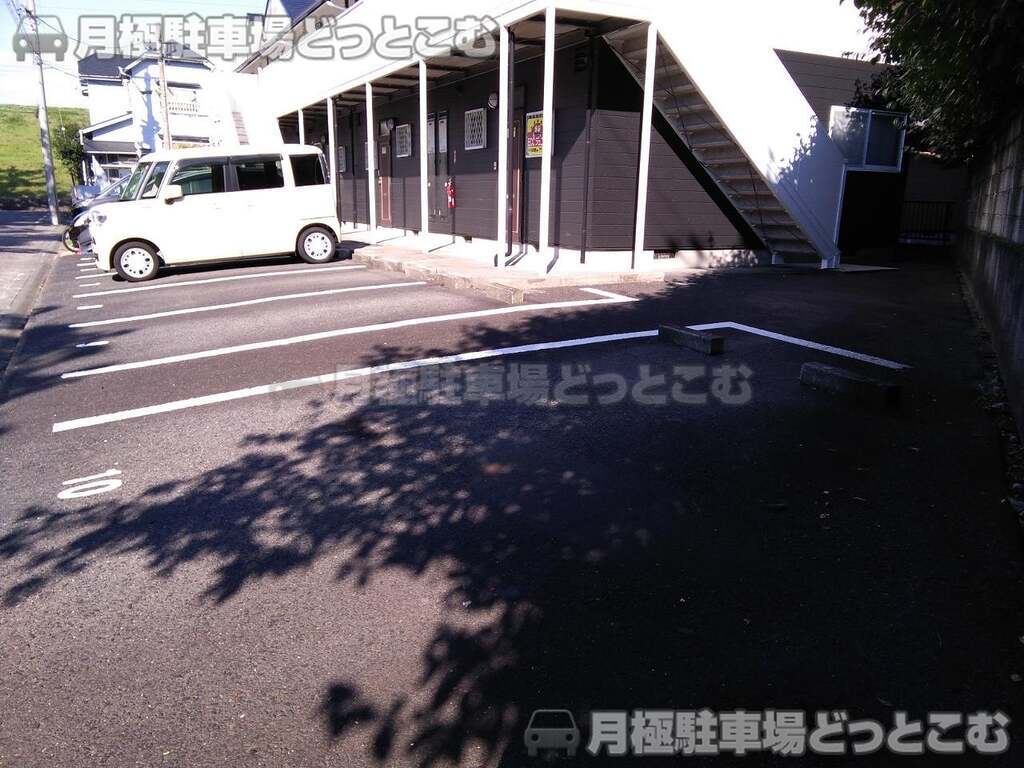 名古屋市中川区前田西町3丁目202-2の月極駐車場2