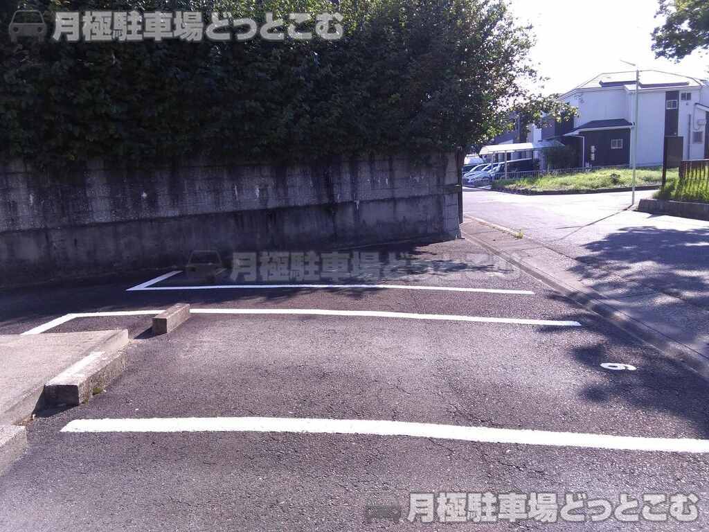 名古屋市中川区前田西町3丁目202-2の月極駐車場3