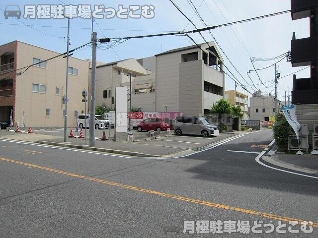 名古屋市東区葵2丁目10-17の月極駐車場2