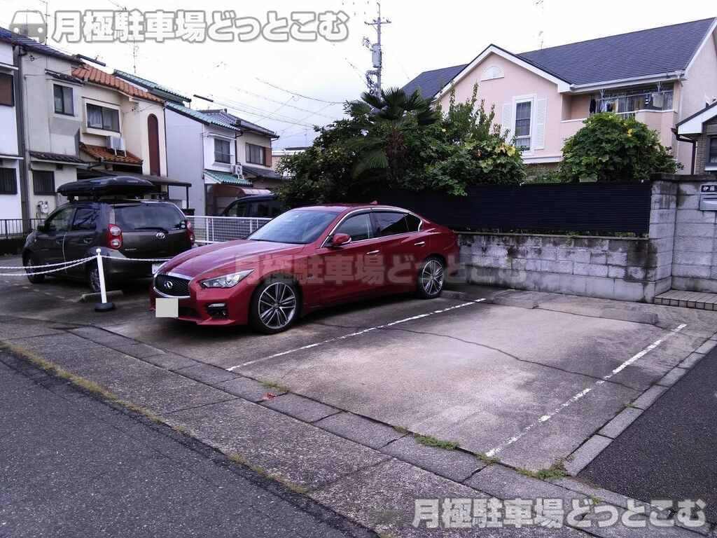名古屋市西区坂井戸町73-1の月極駐車場3