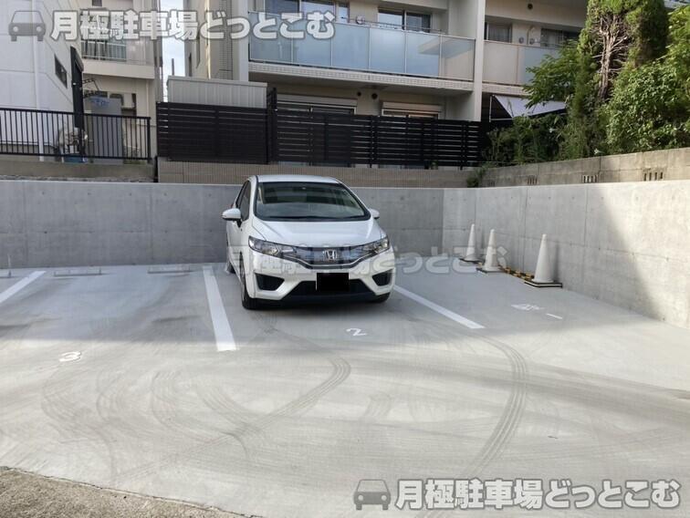 名古屋市名東区一社4丁目202の月極駐車場3