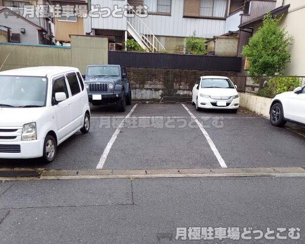 名古屋市緑区鳴海町上汐田467-2の月極駐車場1