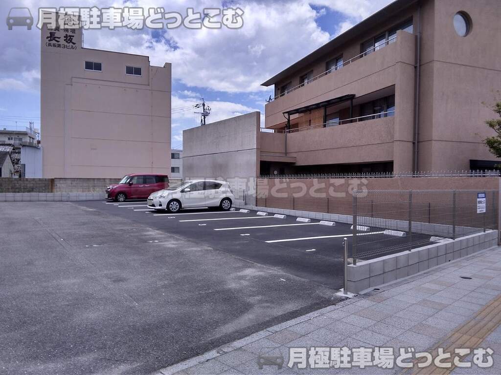 名古屋市熱田区旗屋1丁目503-1、504-1の月極駐車場3