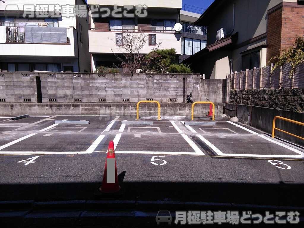 名古屋市千種区丘上町2丁目19-2の月極駐車場3
