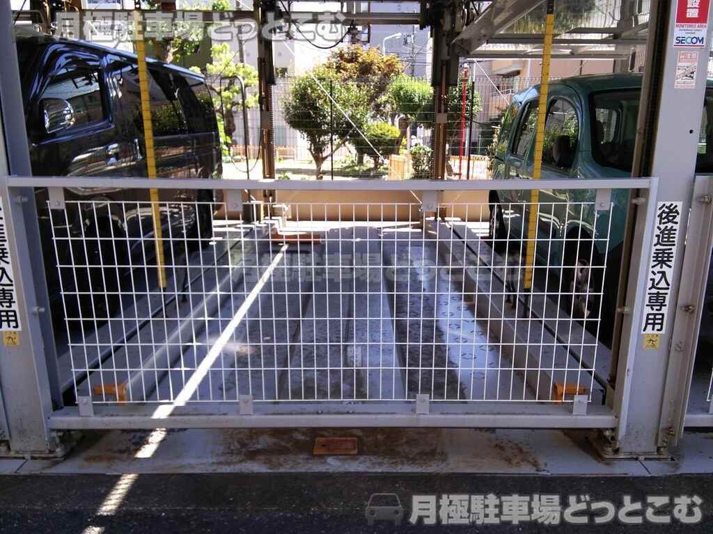 名古屋市中区伊勢山1丁目1-5の月極駐車場2