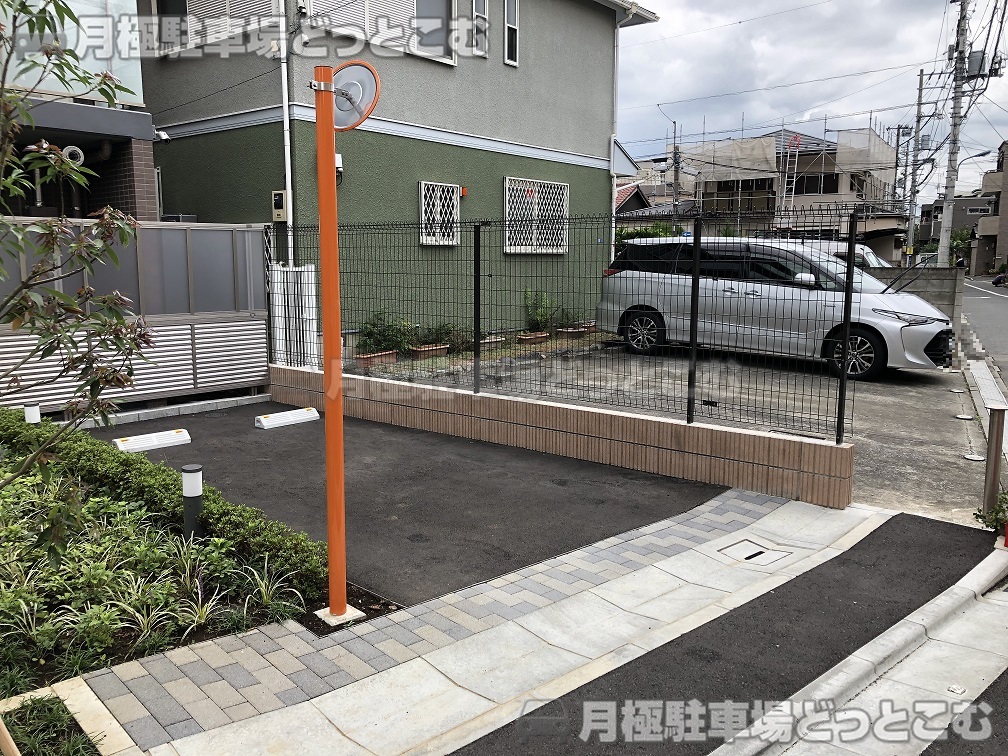 北区志茂5-26-9の月極駐車場3