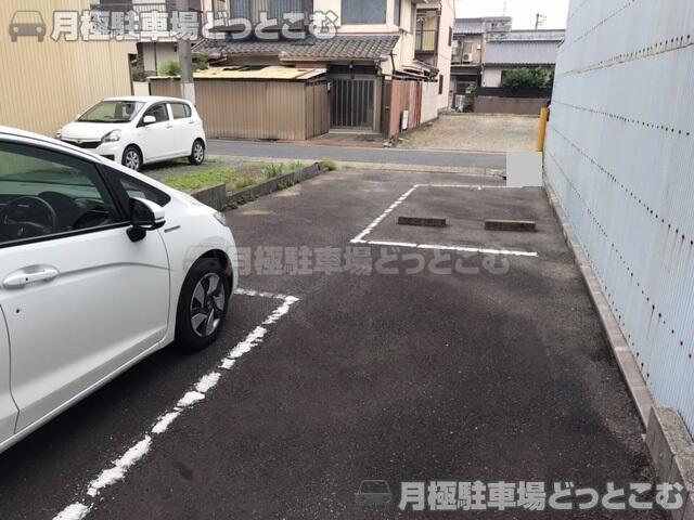 名古屋市中村区深川町2-25-7の月極駐車場3