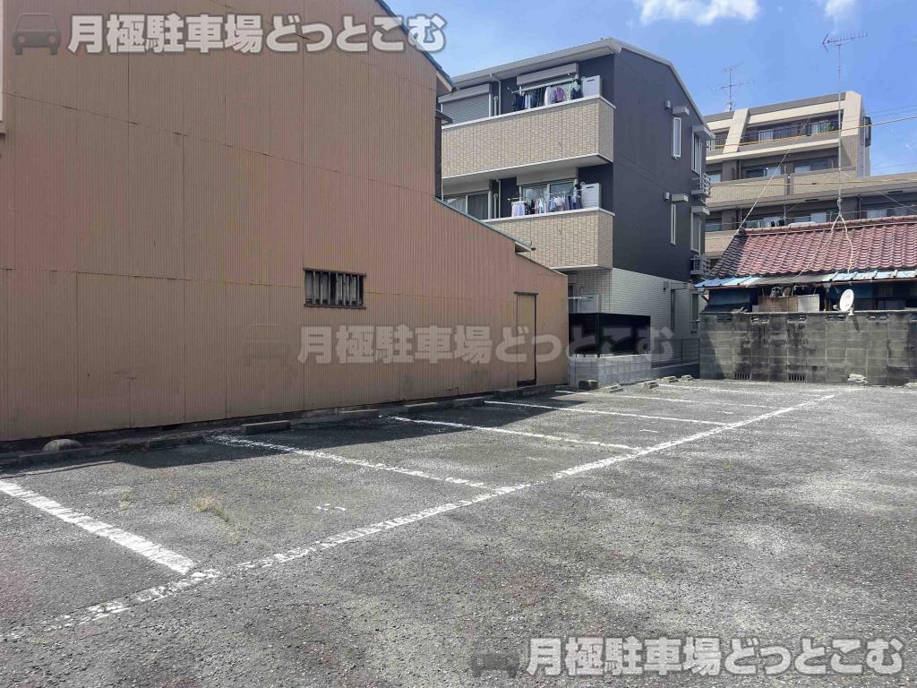 名古屋市中村区下中村町1丁目47の月極駐車場4