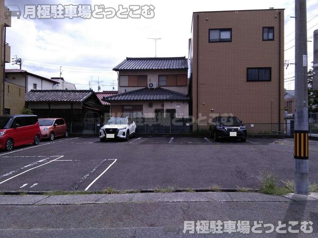 名古屋市千種区上野2丁目201の月極駐車場2