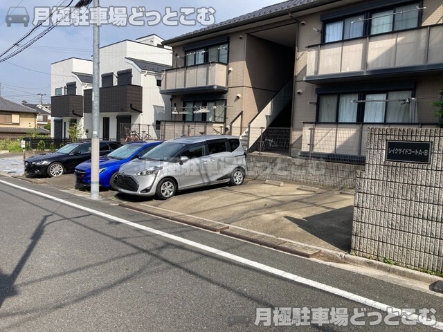 杉並区善福寺4丁目214-3の月極駐車場2