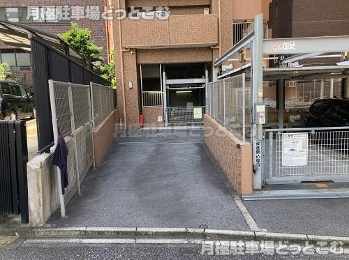 名古屋市千種区末盛通3-3-1の月極駐車場2