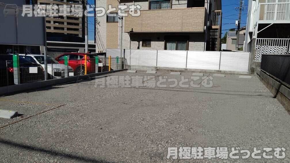 名古屋市千種区高見2丁目1218の月極駐車場3