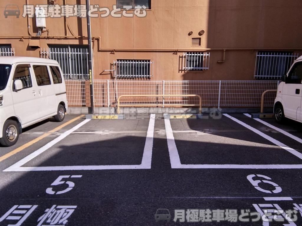 名古屋市西区栄生1丁目3534の月極駐車場3