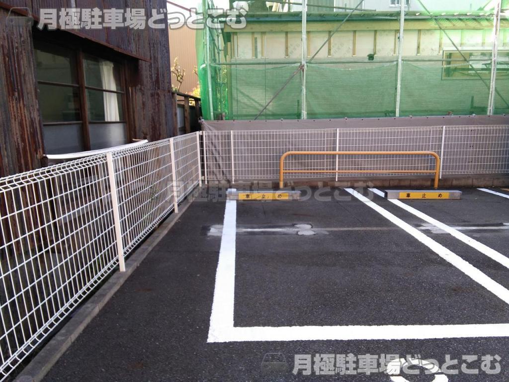 名古屋市西区栄生1丁目3534の月極駐車場7