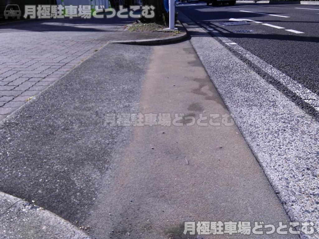 名古屋市西区栄生1丁目3534の月極駐車場9