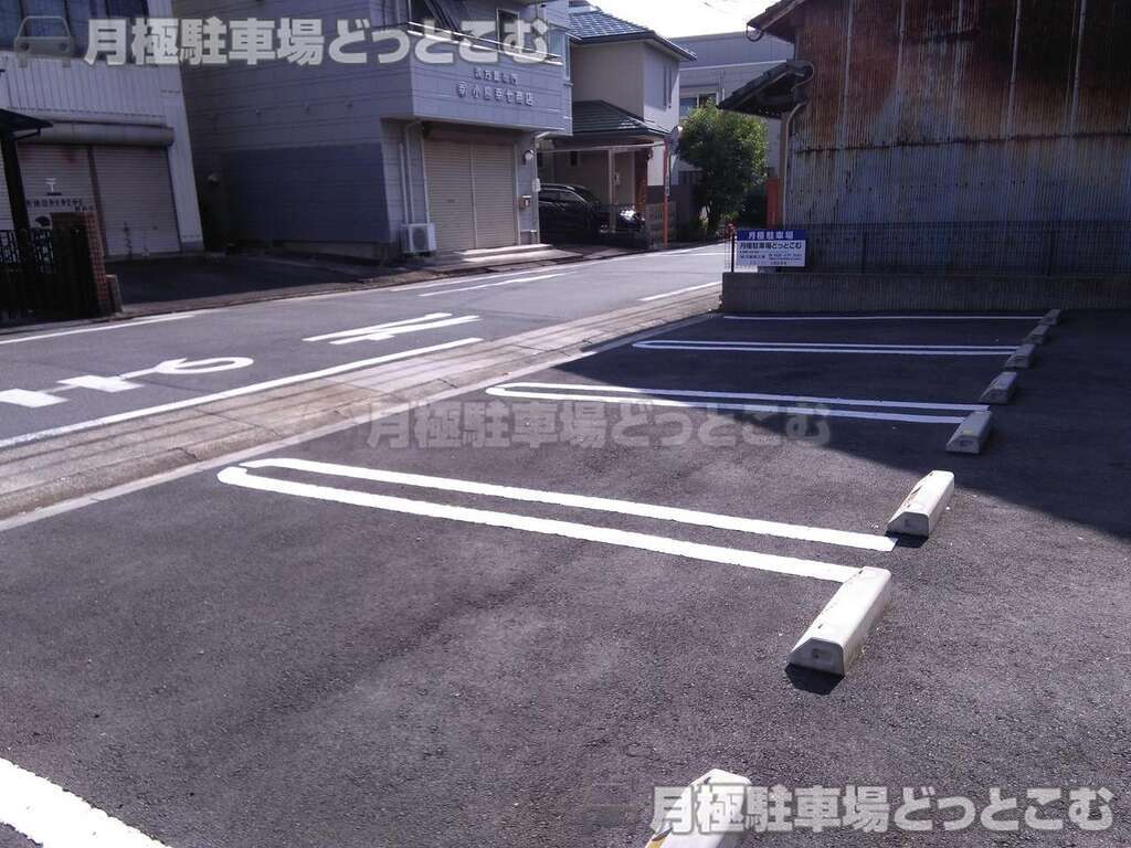 名古屋市中村区中村本町1丁目36の月極駐車場3