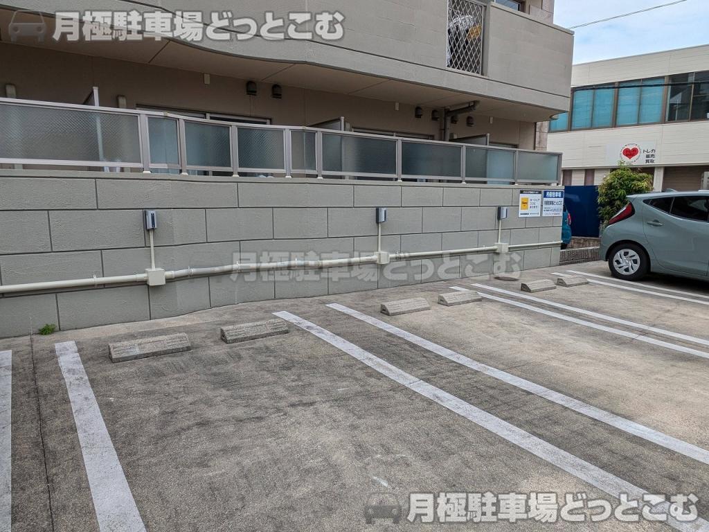 名古屋市北区下飯田町4丁目39の月極駐車場3