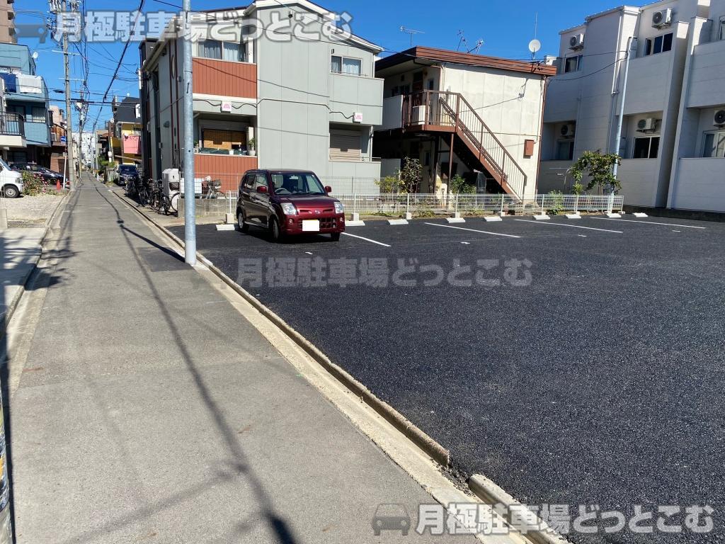 名古屋市北区杉栄町3丁目68の月極駐車場1
