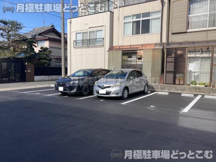 名古屋市西区菊井1丁目1402-1の月極駐車場3