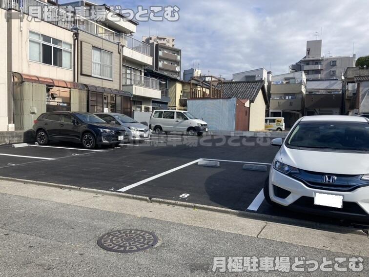 名古屋市西区菊井1丁目1402-1の月極駐車場2