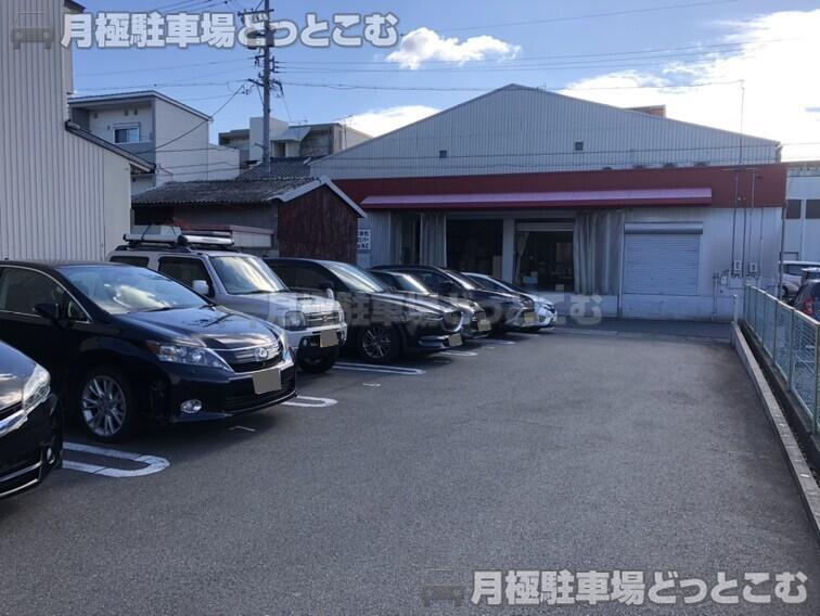 名古屋市中村区荒輪井町2丁目92の月極駐車場3