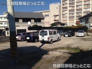 名古屋市千種区東山通5-108-1、2の月極駐車場1