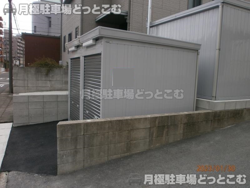 名古屋市千種区竹越1-11-23の月極駐車場3