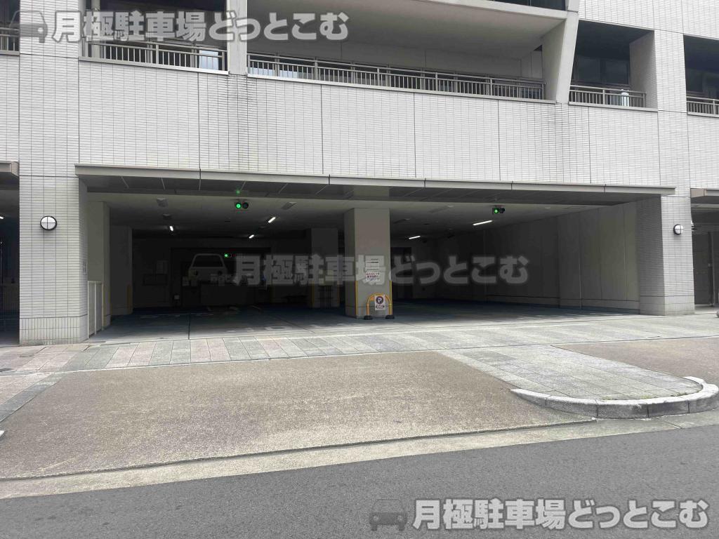 名古屋市中村区名駅5丁目33－10の月極駐車場2