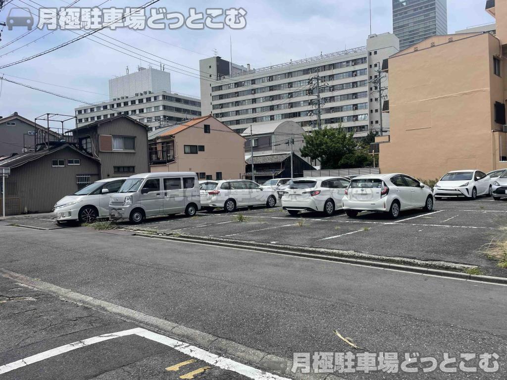名古屋市中村区名駅5丁目6－4の月極駐車場1