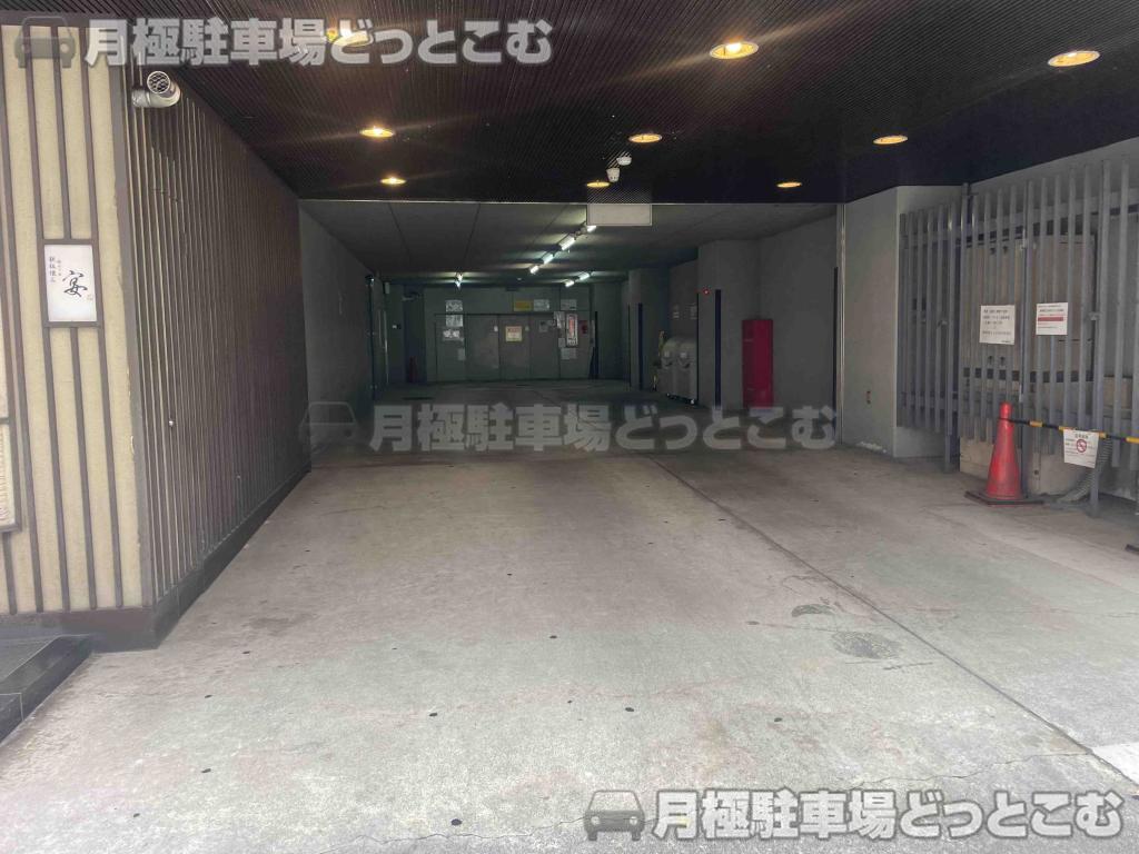 名古屋市中村区名駅3丁目13－31の月極駐車場2