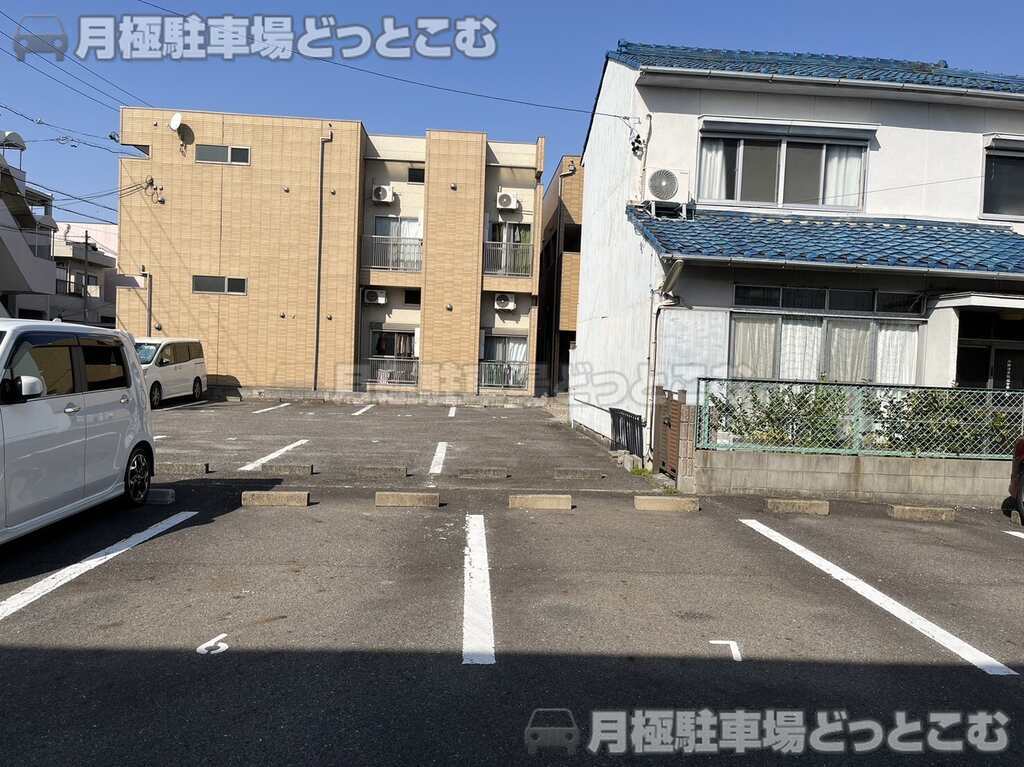 名古屋市東区矢田4丁目2702の月極駐車場3