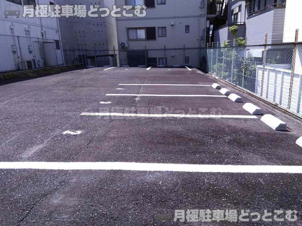 名古屋市東区白壁3丁目701-1.701-2の1部の月極駐車場2