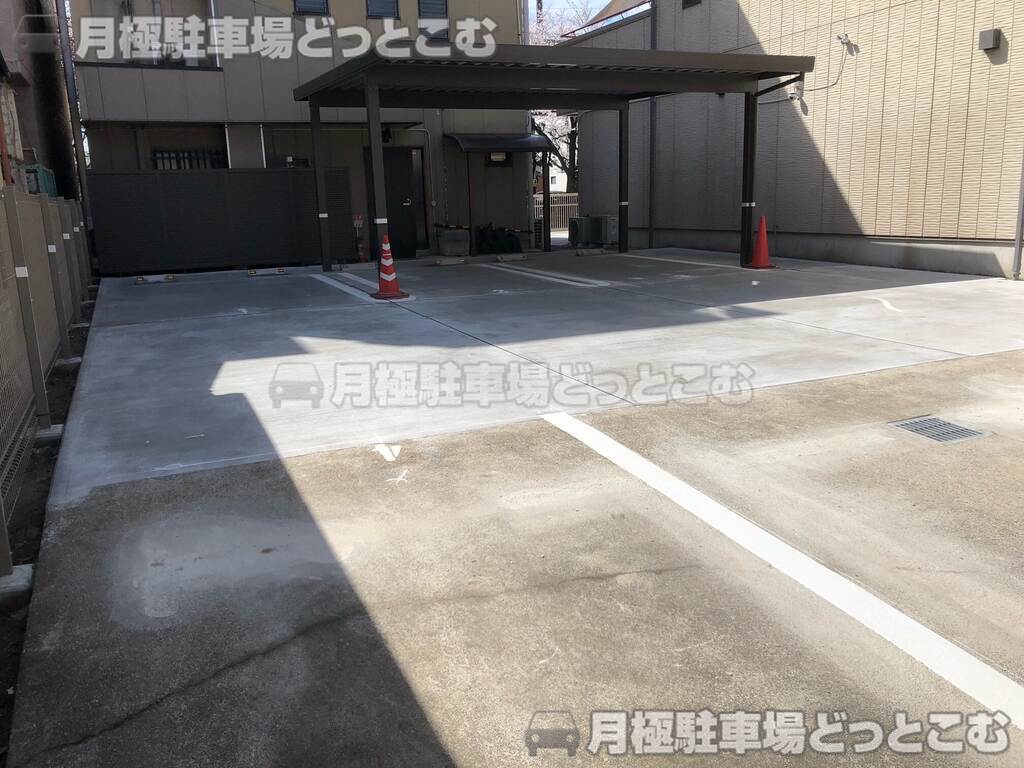 名古屋市東区大曽根2丁目5－12の月極駐車場2