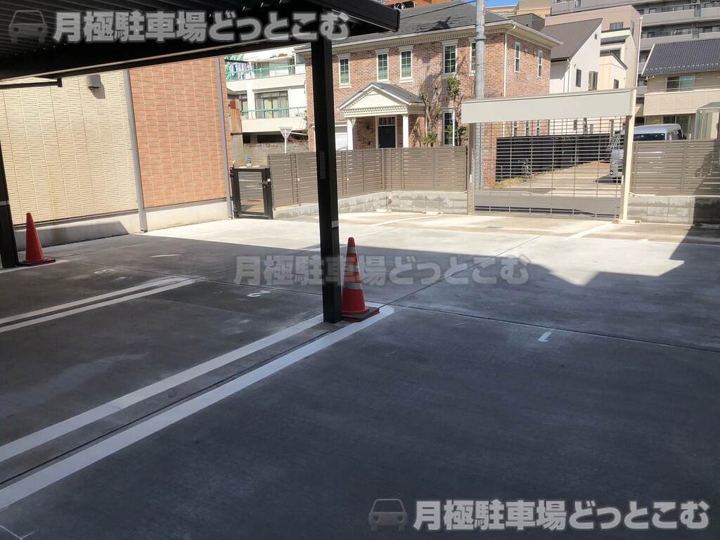 名古屋市東区大曽根2丁目5－12の月極駐車場3