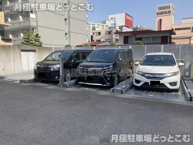 名古屋市名東区藤見が丘65の月極駐車場3