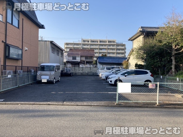 名古屋市中川区小本本町3丁目126の月極駐車場1