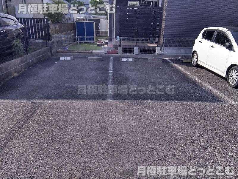 名古屋市緑区鳴海町山腰11の月極駐車場2