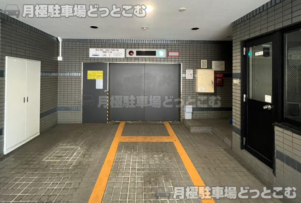 名古屋市千種区池下1-8-16の月極駐車場3
