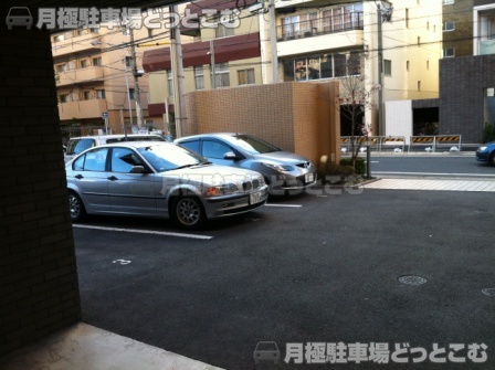 名古屋市中区上前津2-14-12の月極駐車場1