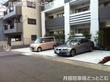 名古屋市中区新栄1-9-25の月極駐車場2