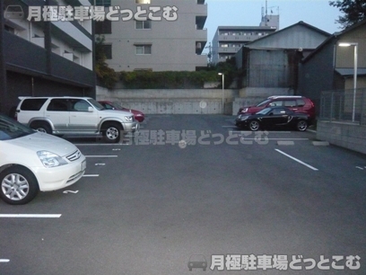 名古屋市中区松原1-3-34の月極駐車場1