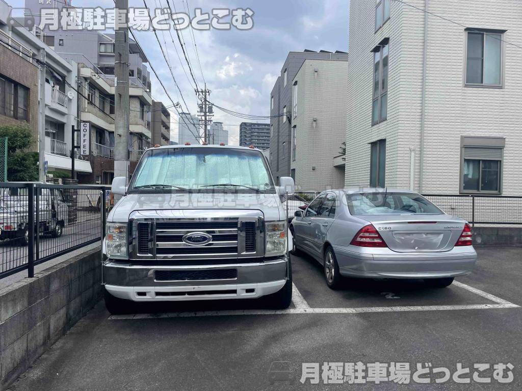 名古屋市中村区中島町2丁目23番、24番1の月極駐車場2